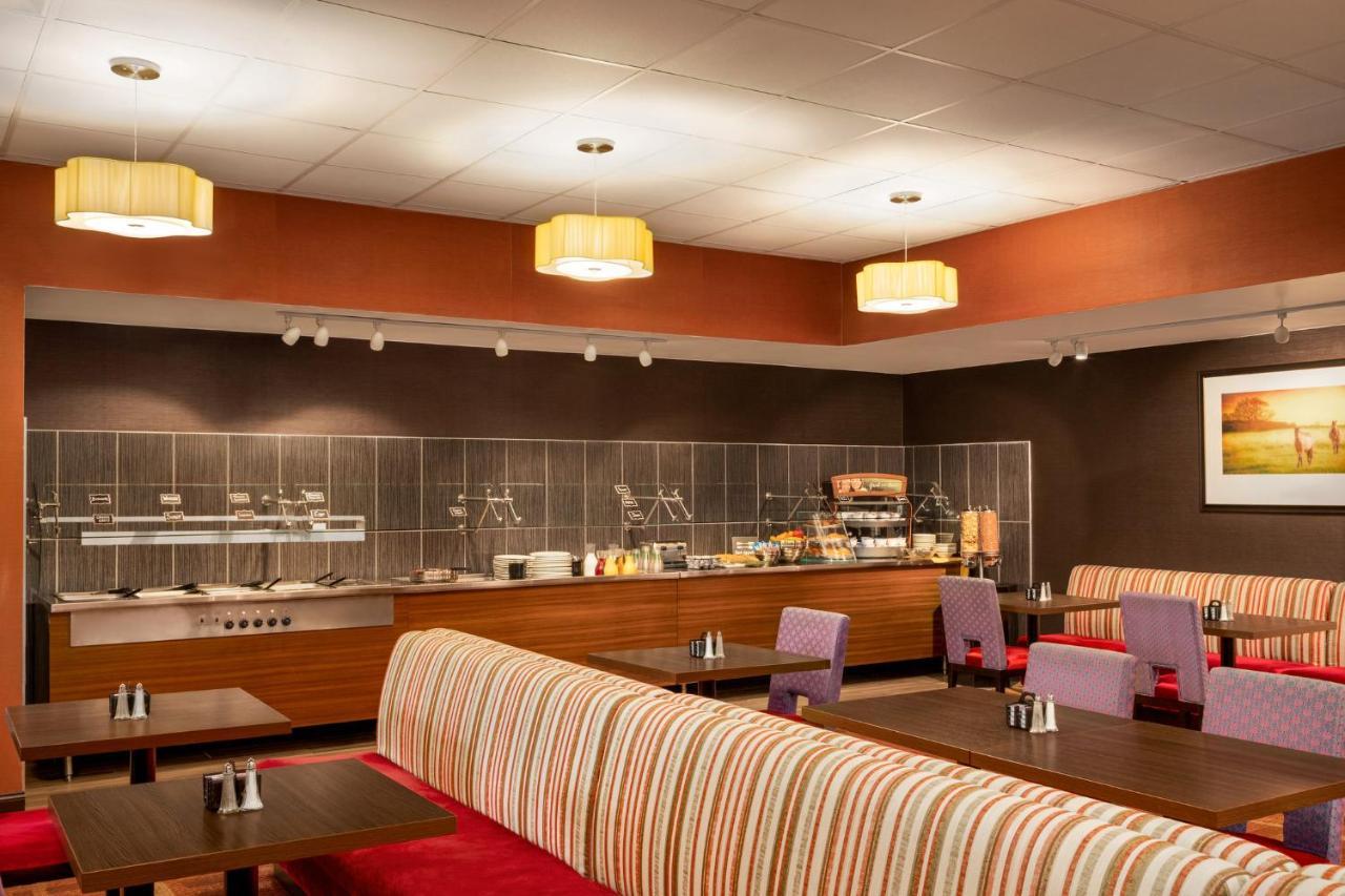 Holiday Inn Louisville East - Hurstbourne, An Ihg Hotel Екстериор снимка