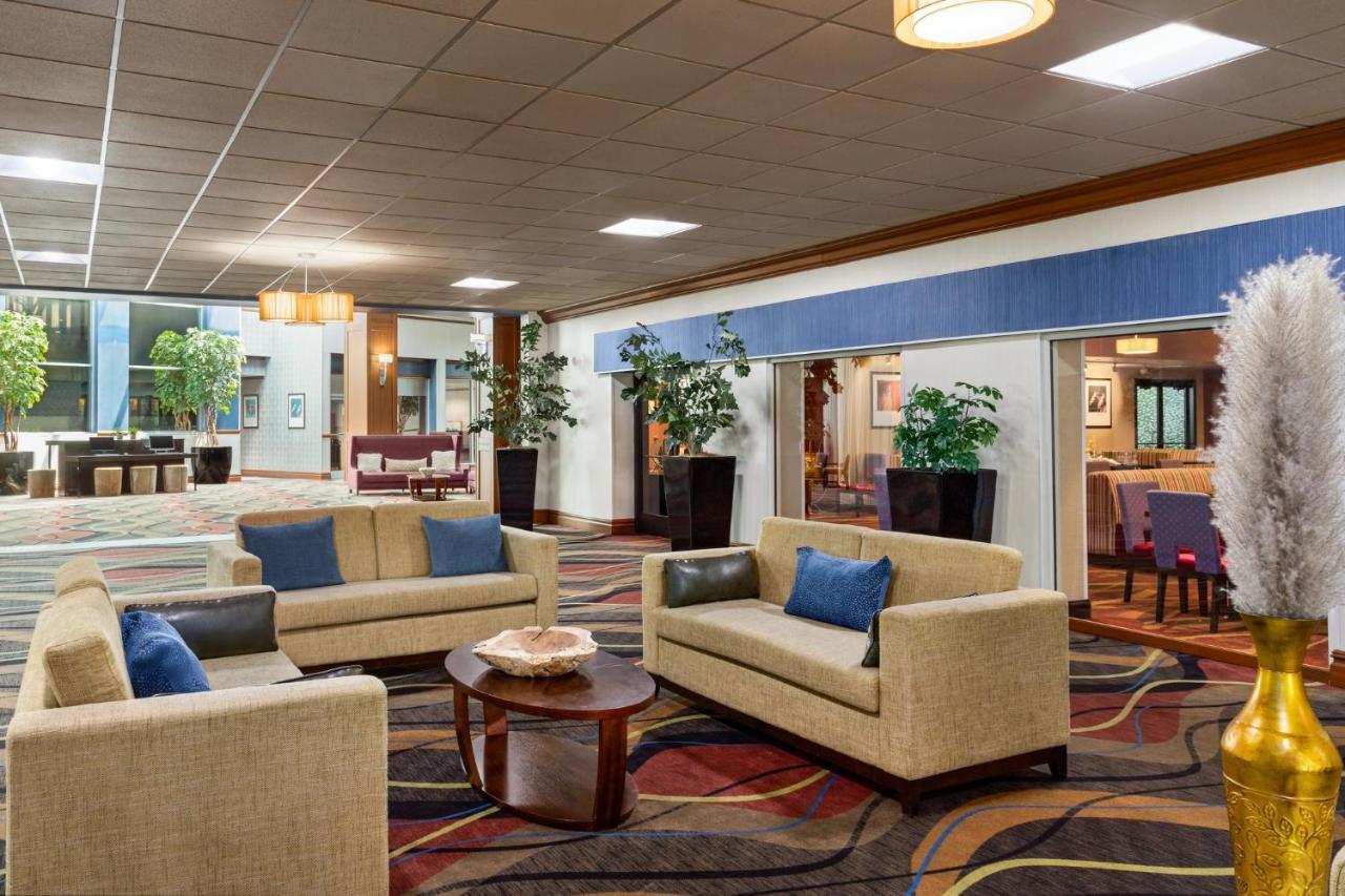 Holiday Inn Louisville East - Hurstbourne, An Ihg Hotel Екстериор снимка